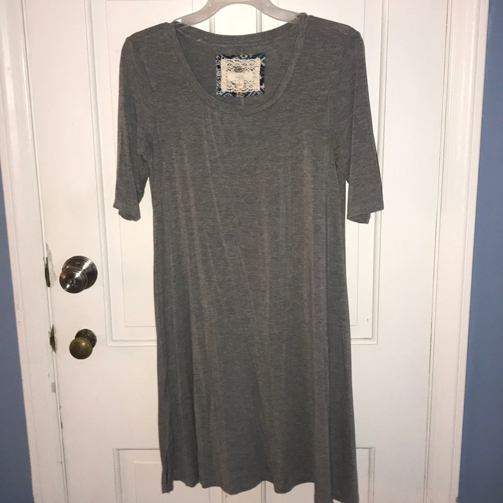 Gray mid sleeve t-shirt dress.